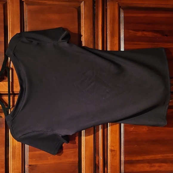 Black Textured Short Seeve Top, Sz L, NWT! - Picture 3 of 4